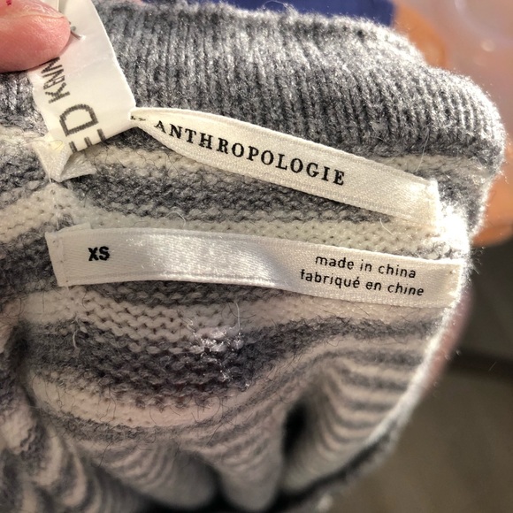 Anthropologie ladies sweater size xs - Picture 5 of 5